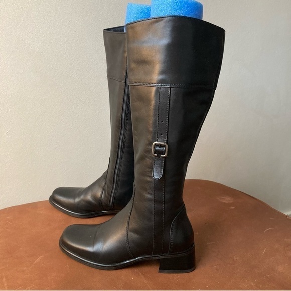 La CanadienneSerenity Black Leather Buckle Tall Riding Boot